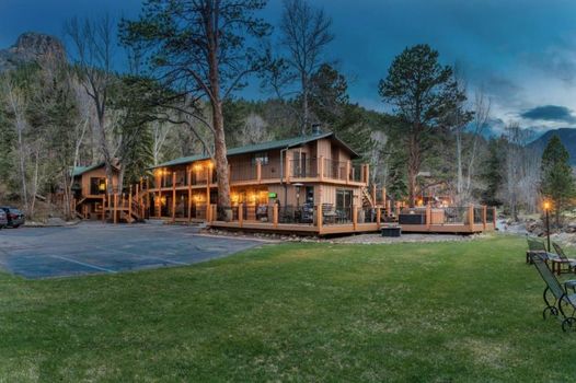 4 Seasons Inn on Fall River