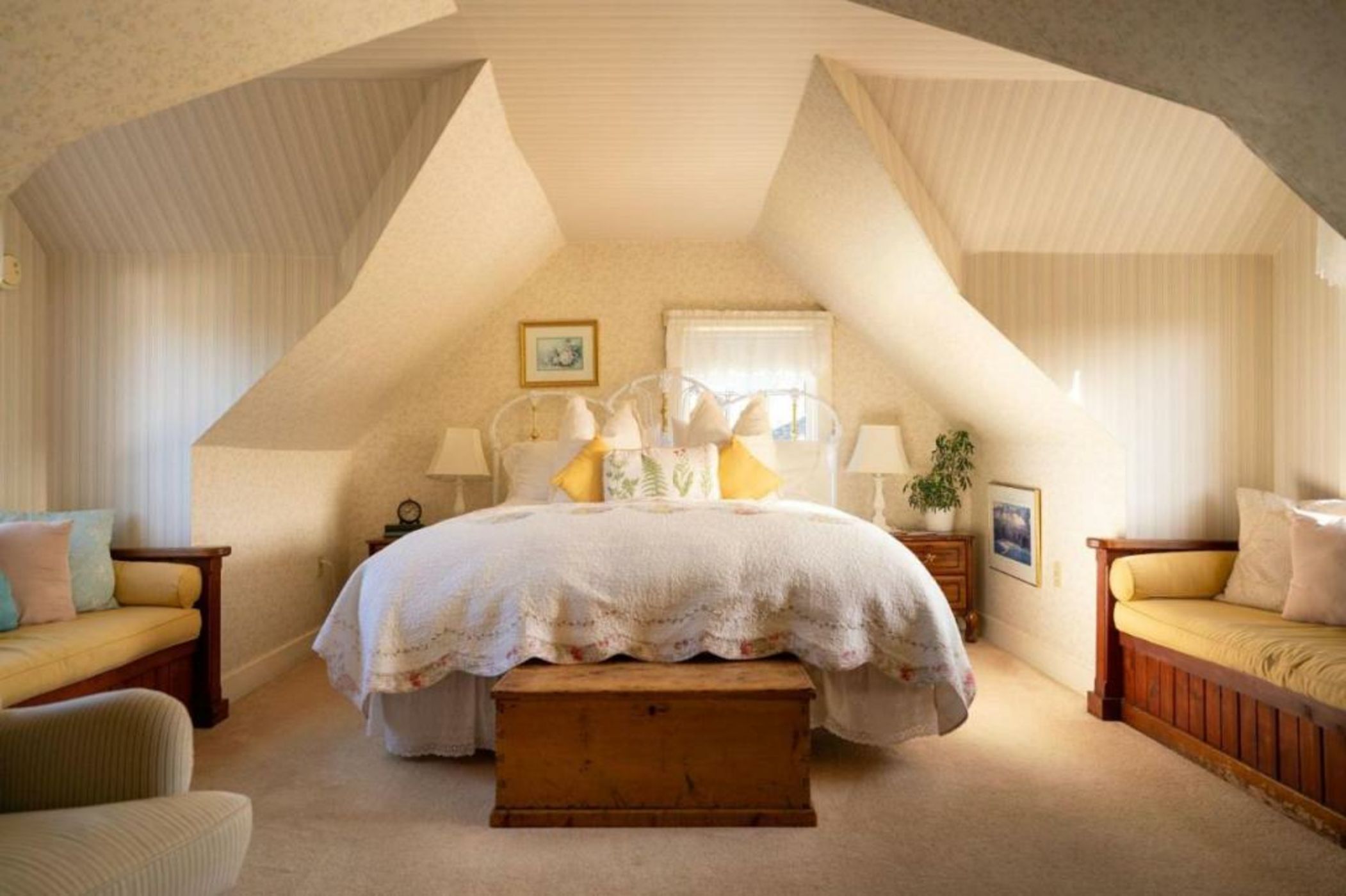 Headlands Inn Bed and Breakfast