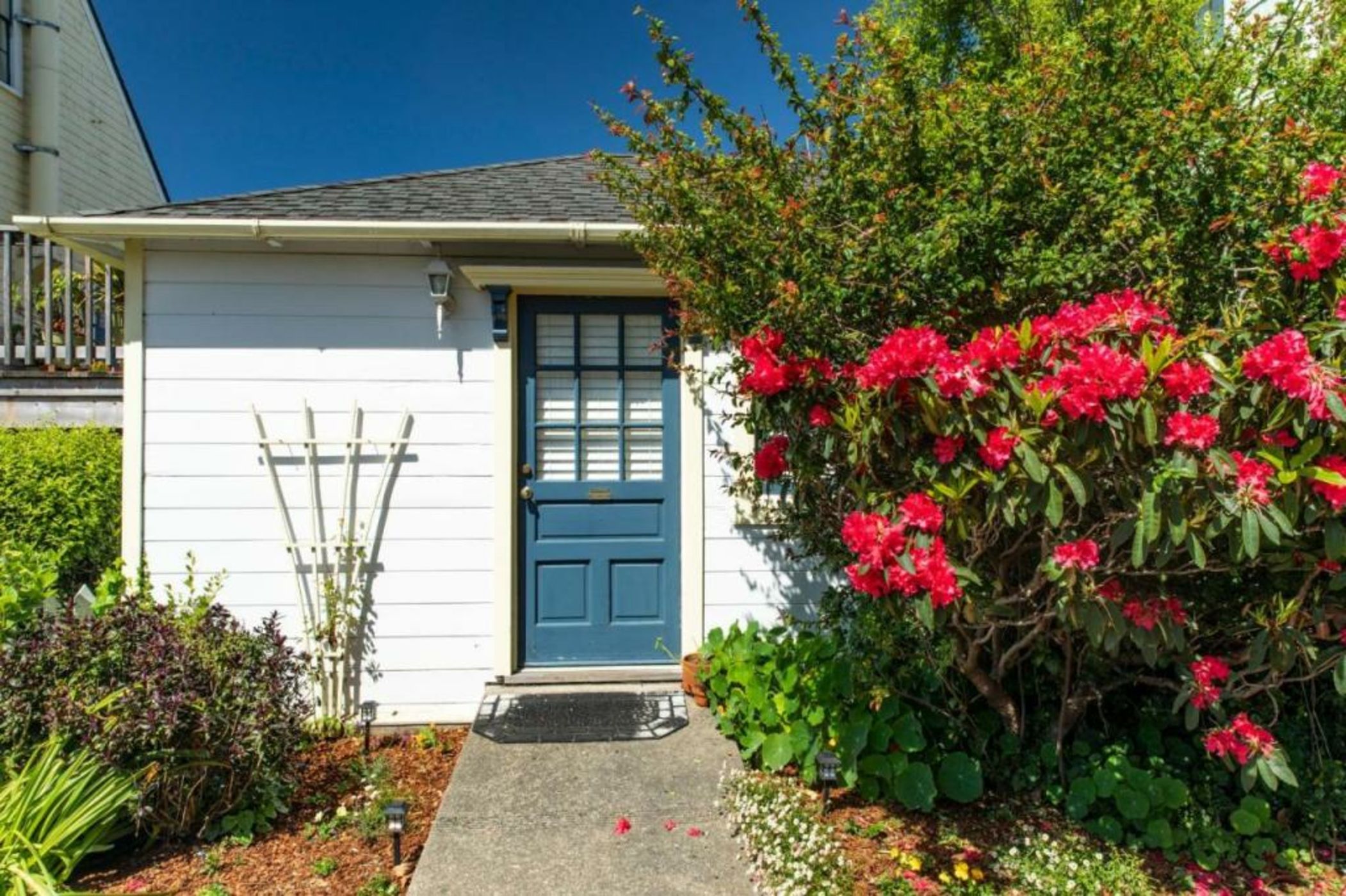 Headlands Inn Bed and Breakfast