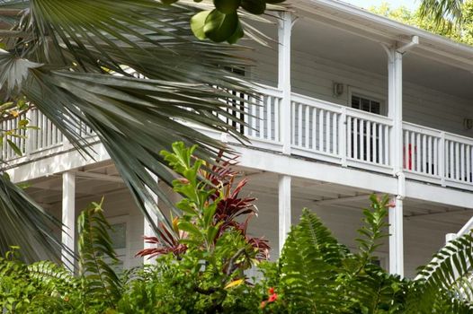 Paradise Inn - Adult Exclusive