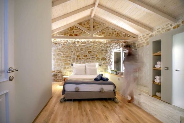 Paxos Fairytales Lovenest 1
