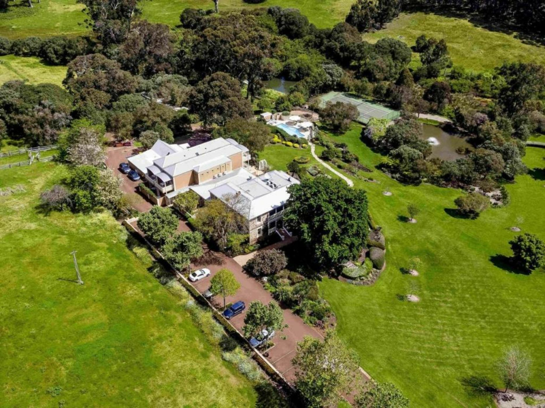 Grand Mercure Basildene Manor
