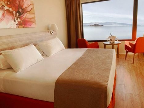 Xelena Hotel & Suites