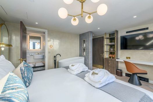 RÌGH Residences - George Street