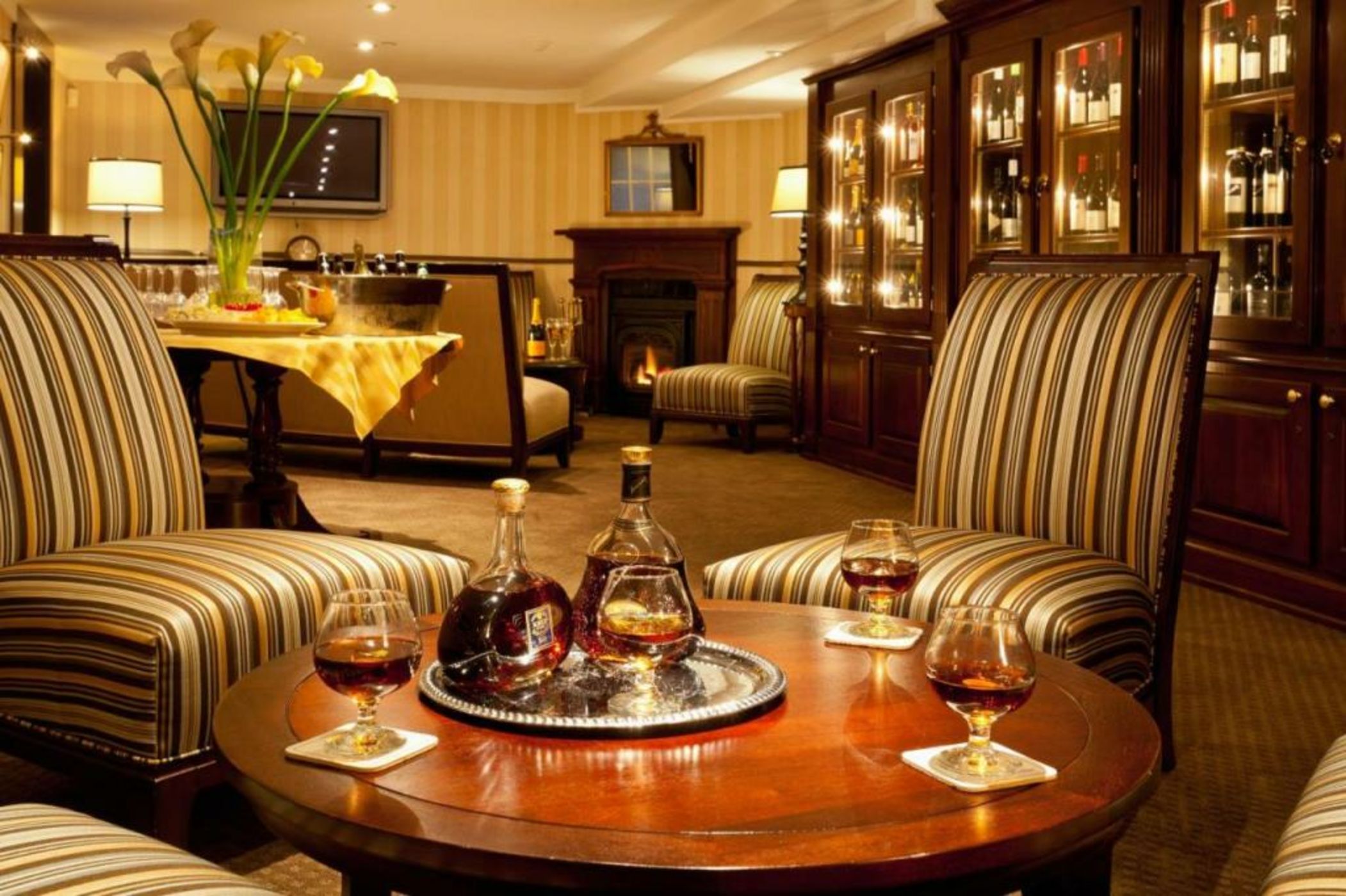 Crowne Pointe Historic Inn Adults Only