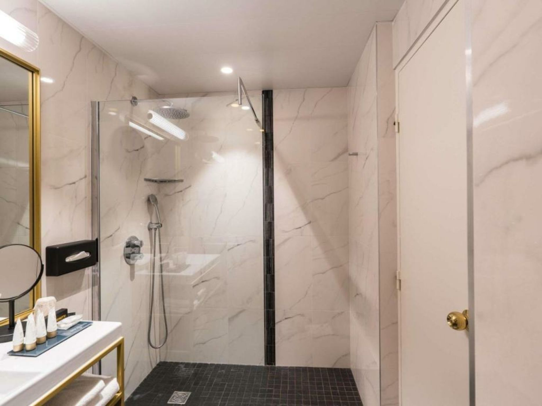 Aigle Noir Hotel Fontainebleau - MGallery Collection