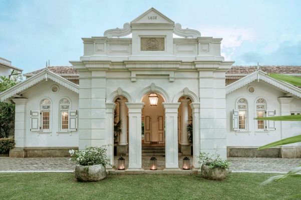Maniumpathy Hotel