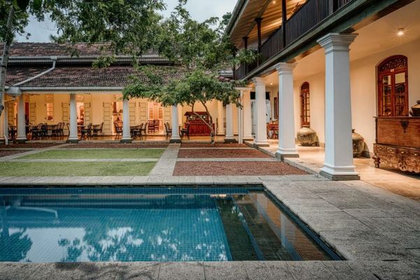 Maniumpathy Hotel