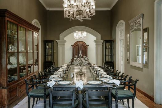 Maniumpathy Hotel