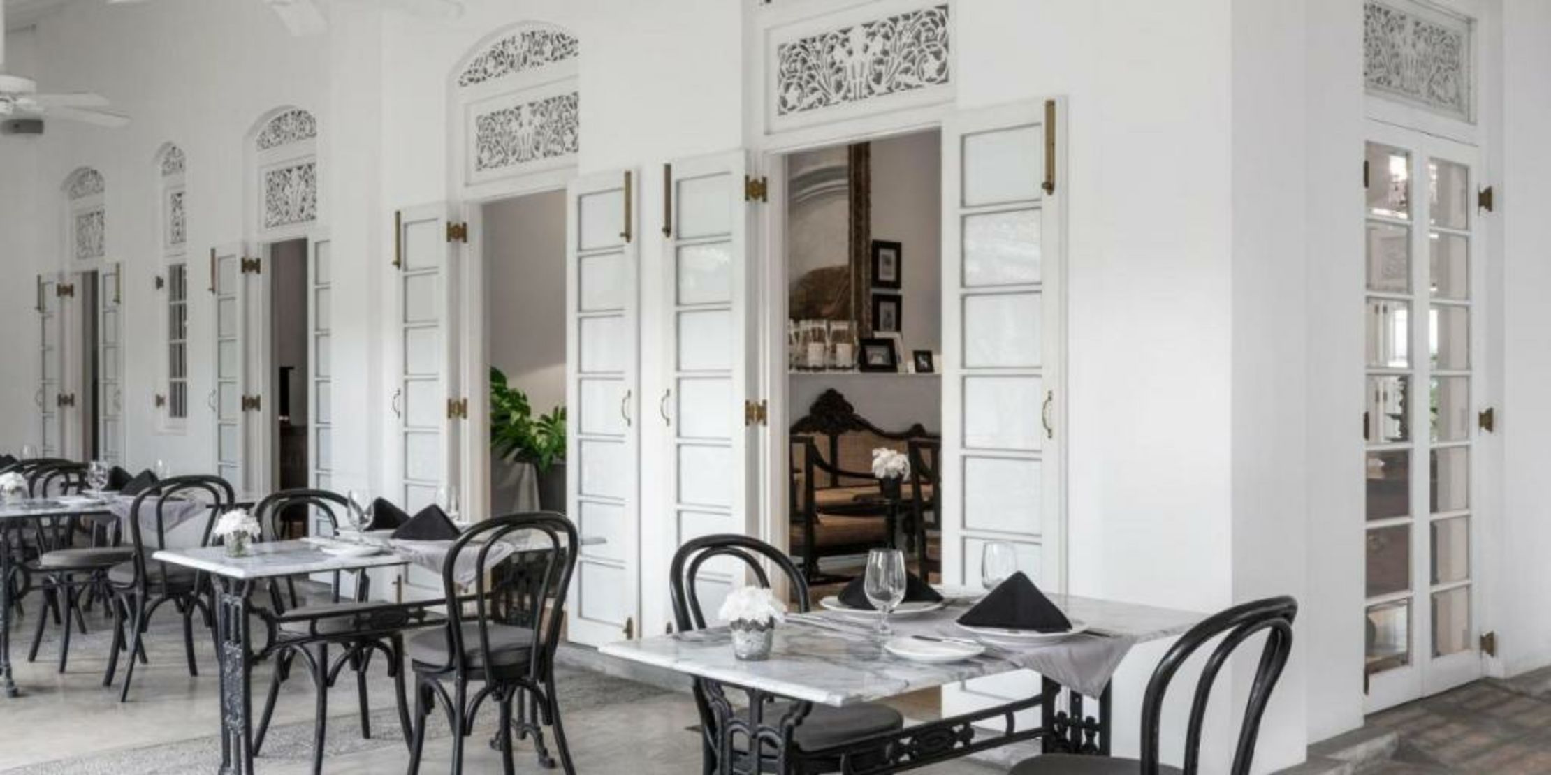 Maniumpathy Hotel