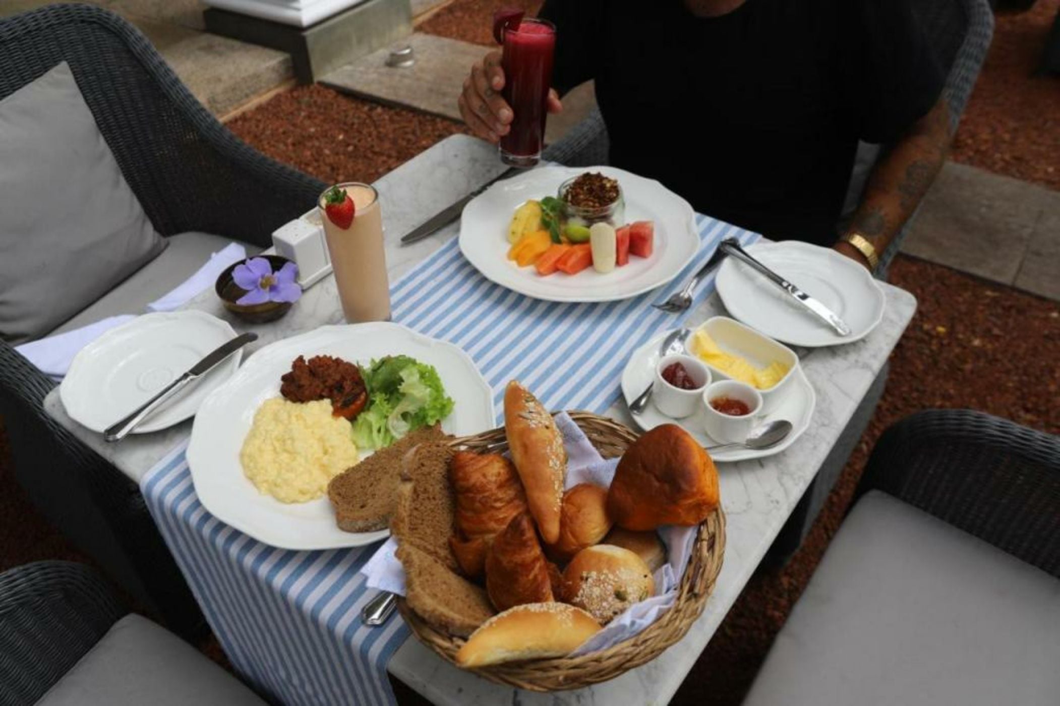 Maniumpathy Hotel