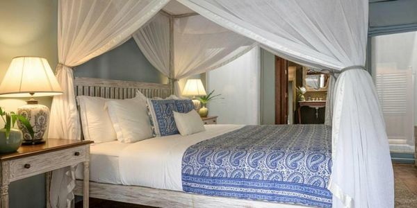 Maniumpathy Hotel
