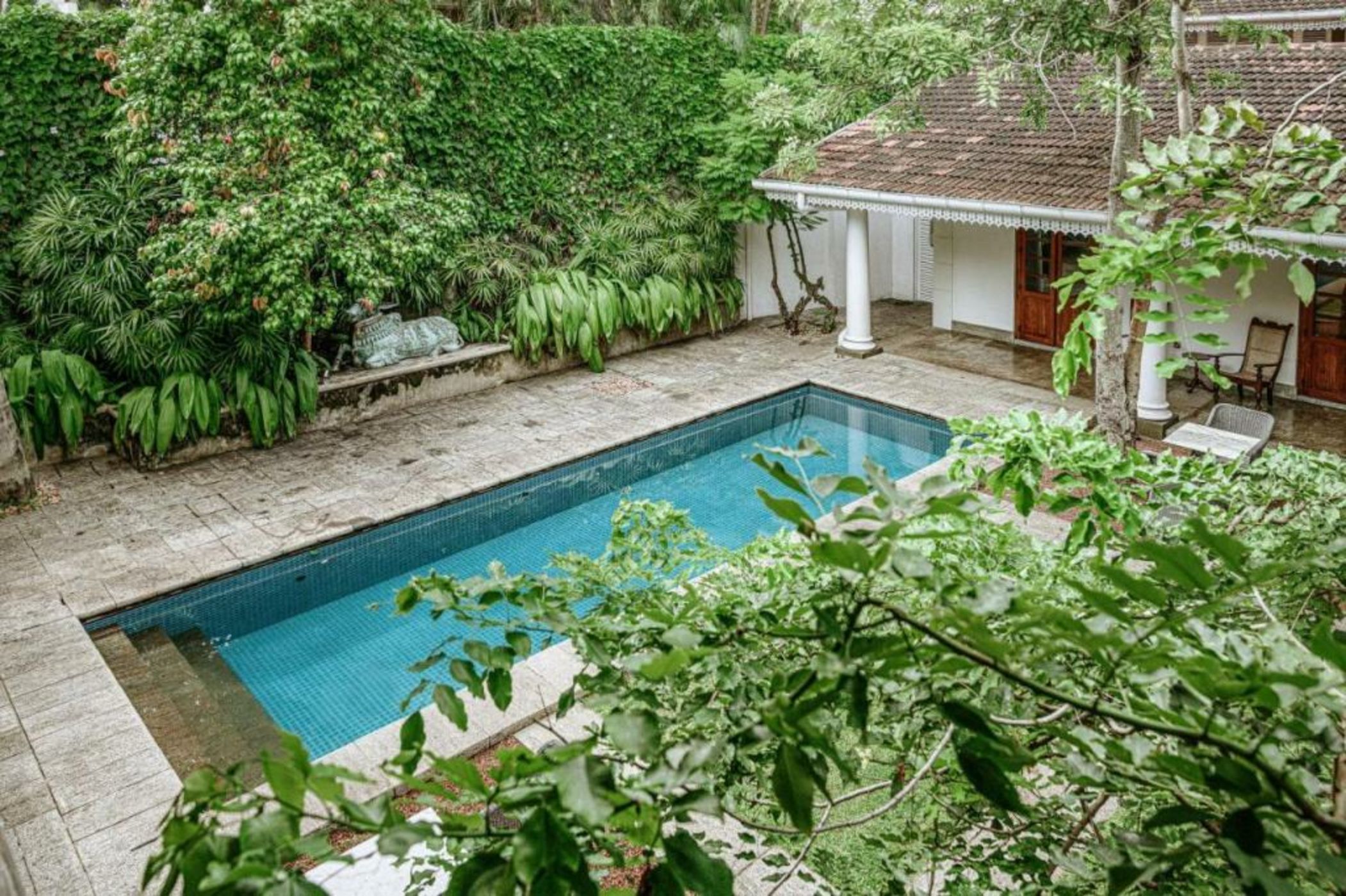 Maniumpathy Hotel