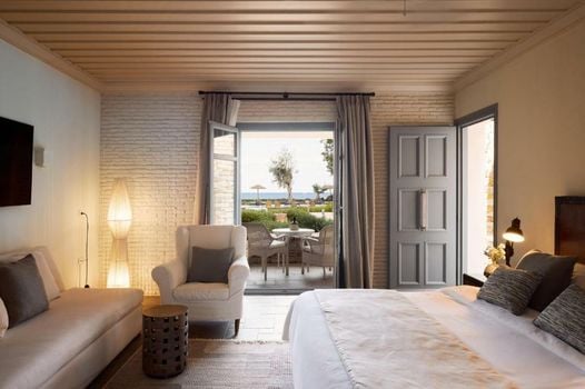 Porto Kea Suites by Sandglass