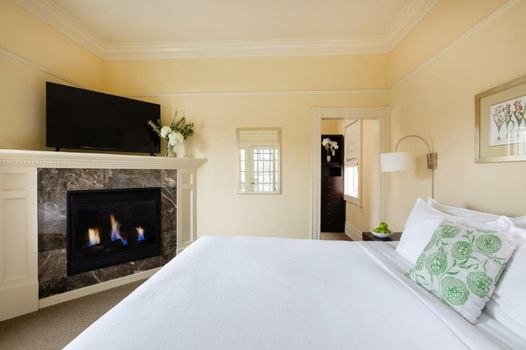 Healdsburg Inn on the Plaza, A Four Sisters Inn