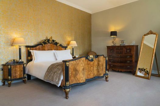 Grays Court Hotel