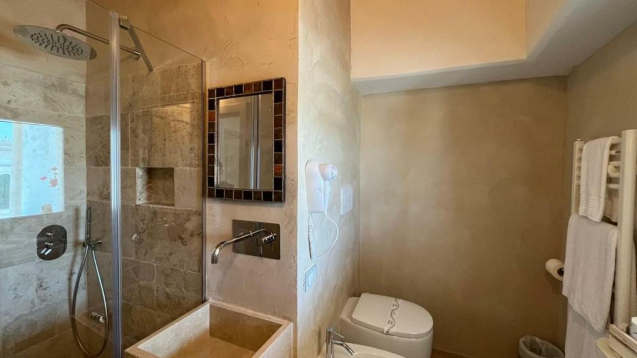 Antico Mondo Rooms & Suites