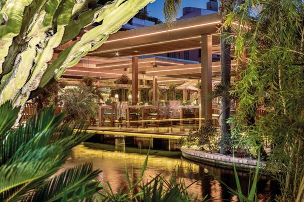 Four Seasons Hotel