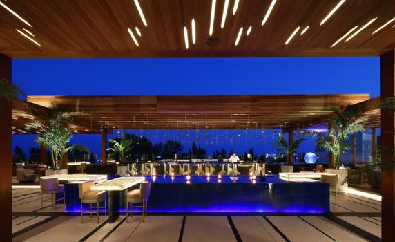 Four Seasons Hotel