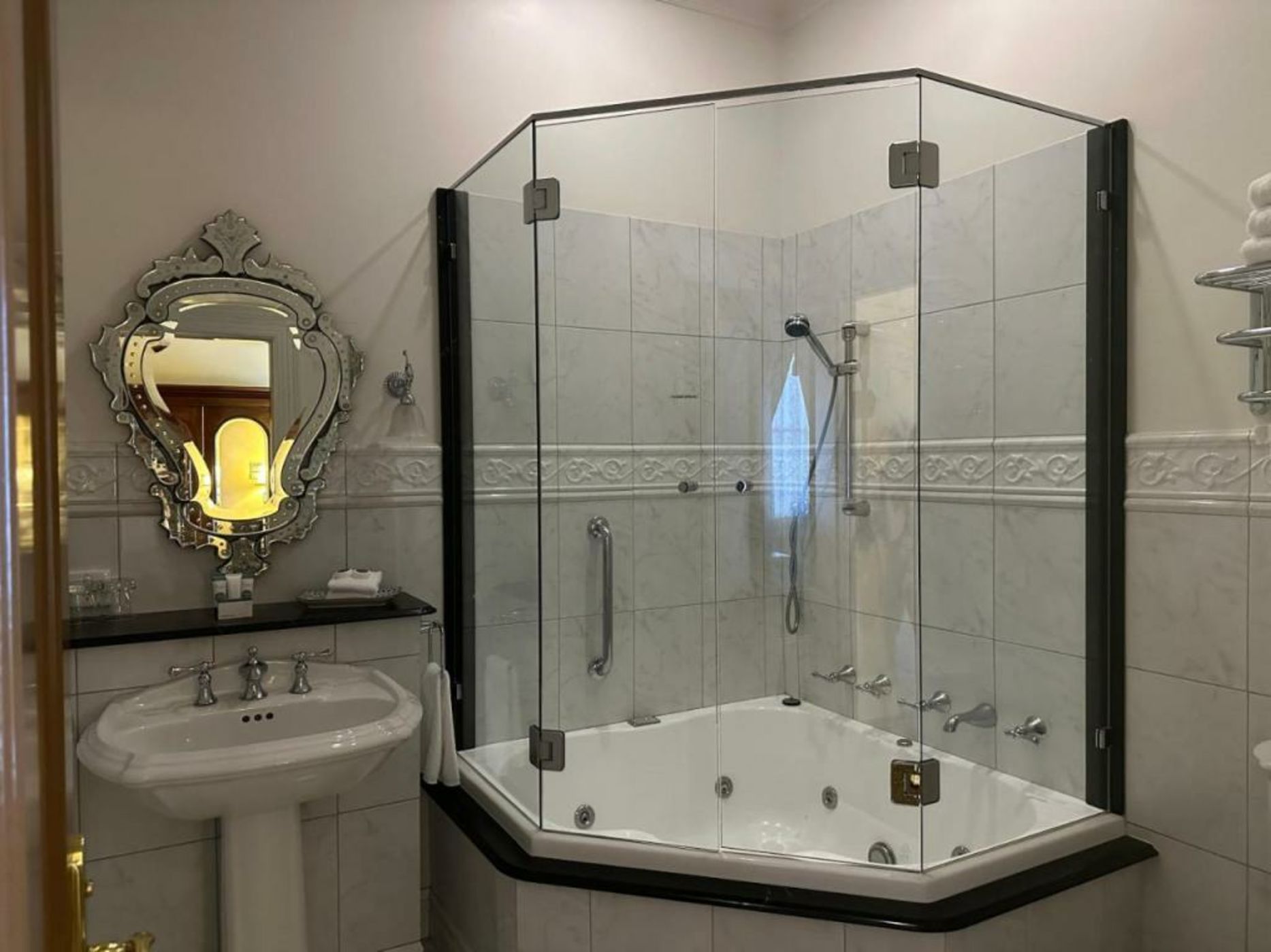 Craig's Royal Hotel