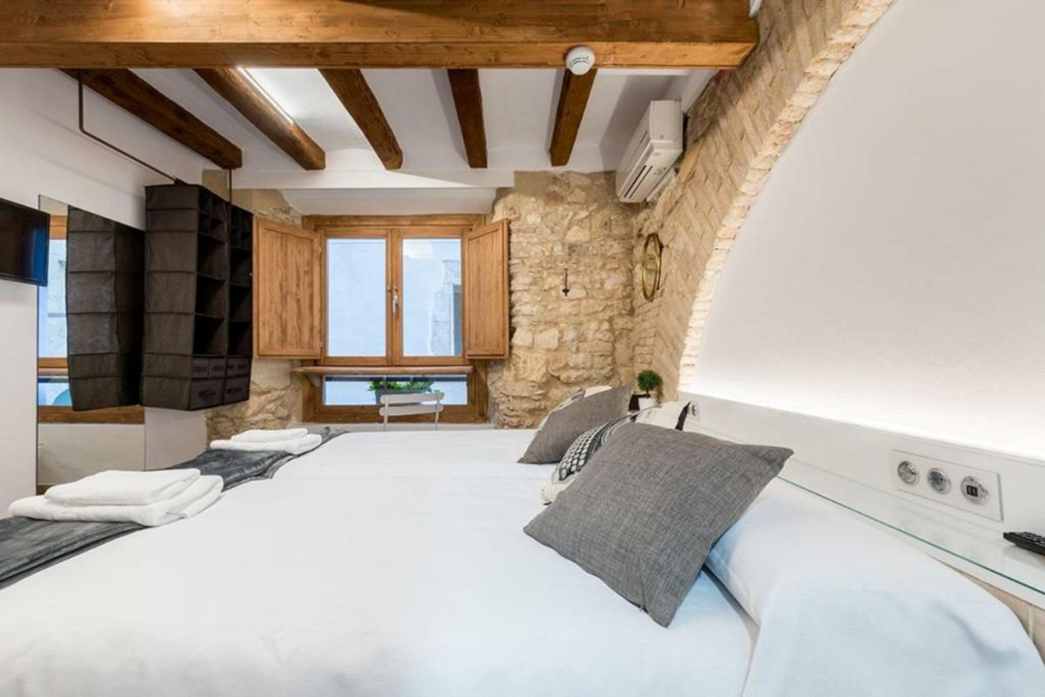 Hostal 977