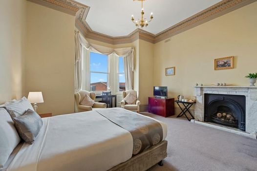 Waratah On York