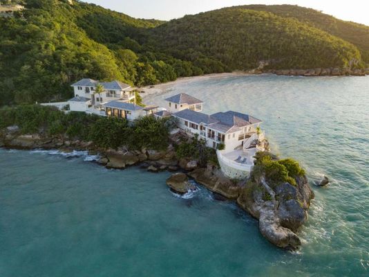 Blue Waters Resort and Spa