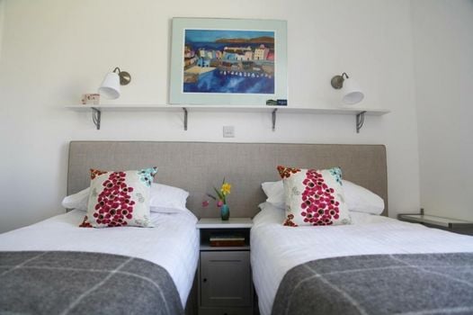 Cnapan Guest House