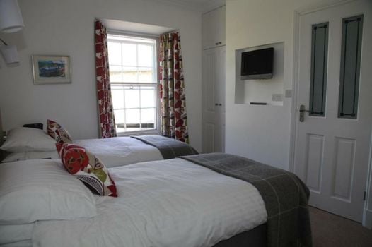 Cnapan Guest House
