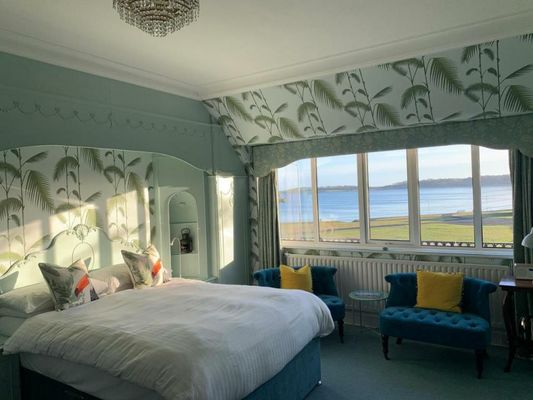 Cairn Bay Lodge