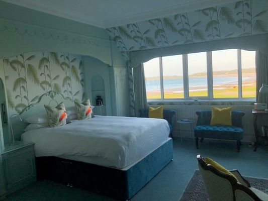 Cairn Bay Lodge