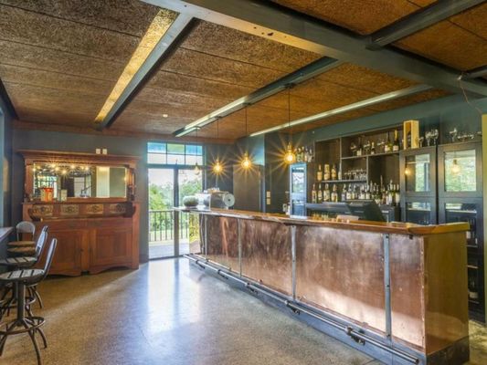 The Narrows Landing Hotel