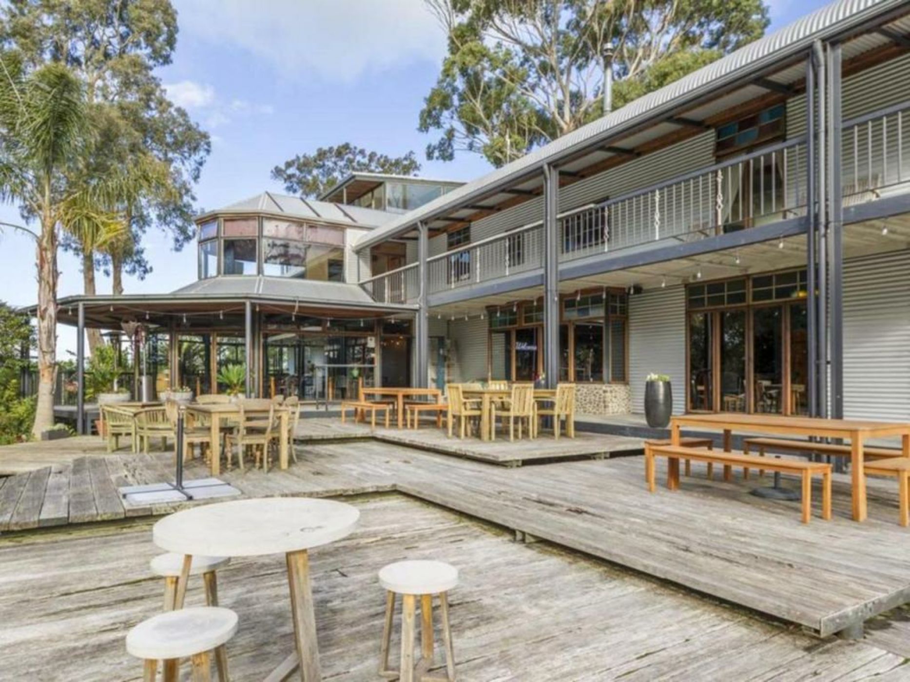 The Narrows Landing Hotel