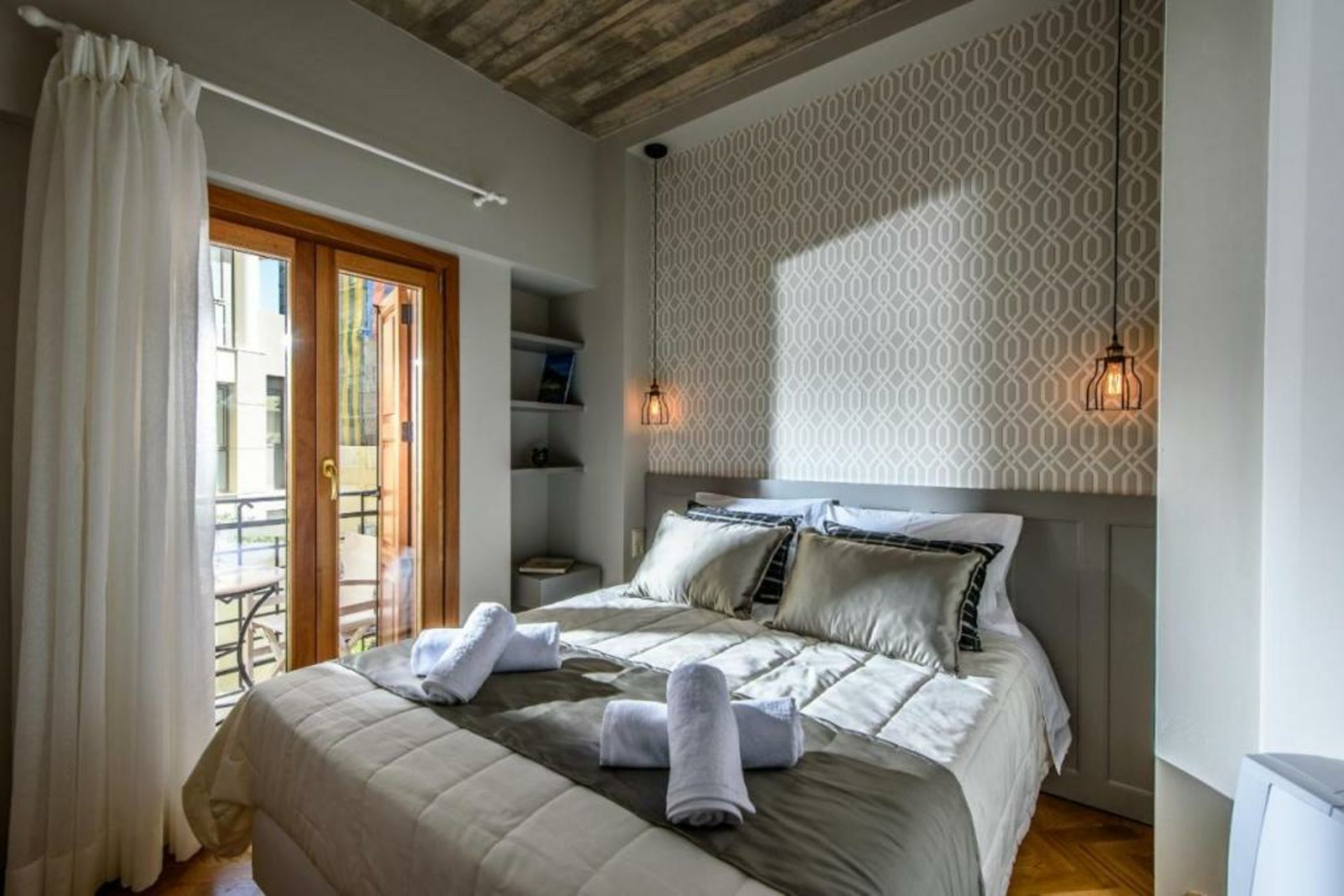 Candia Suites & Rooms