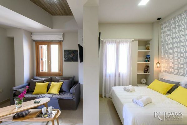 Candia Suites & Rooms