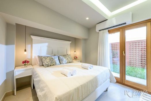 Candia Suites & Rooms