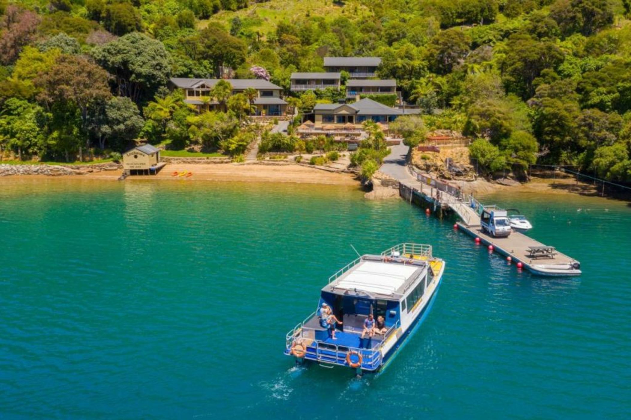 Lochmara Lodge - 20mins by boat from Picton