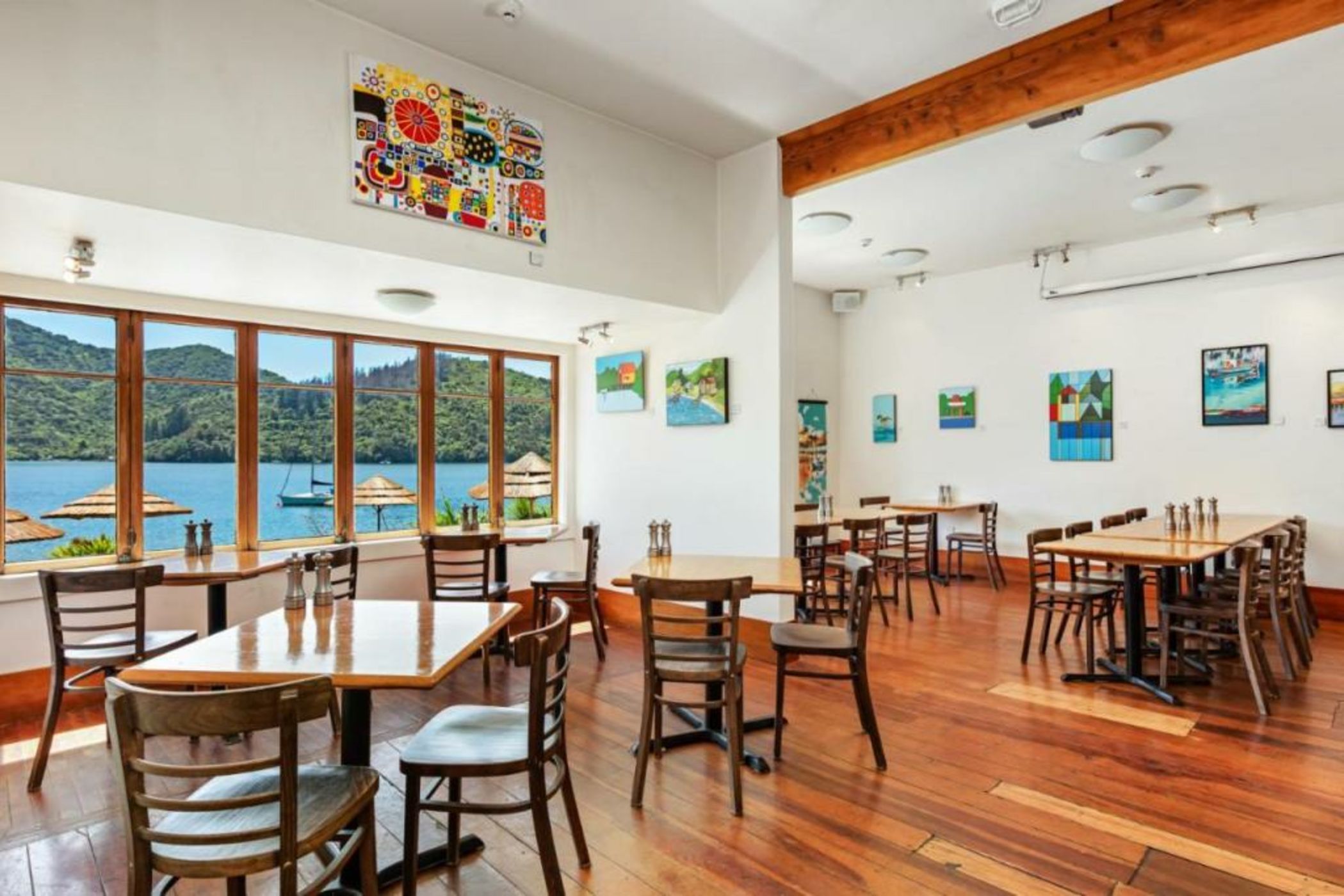 Lochmara Lodge - 20mins by boat from Picton