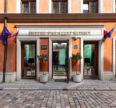 Palazzo Rosso Old Town