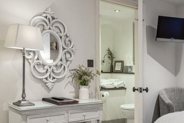 Lorne House Bed & Breakfast