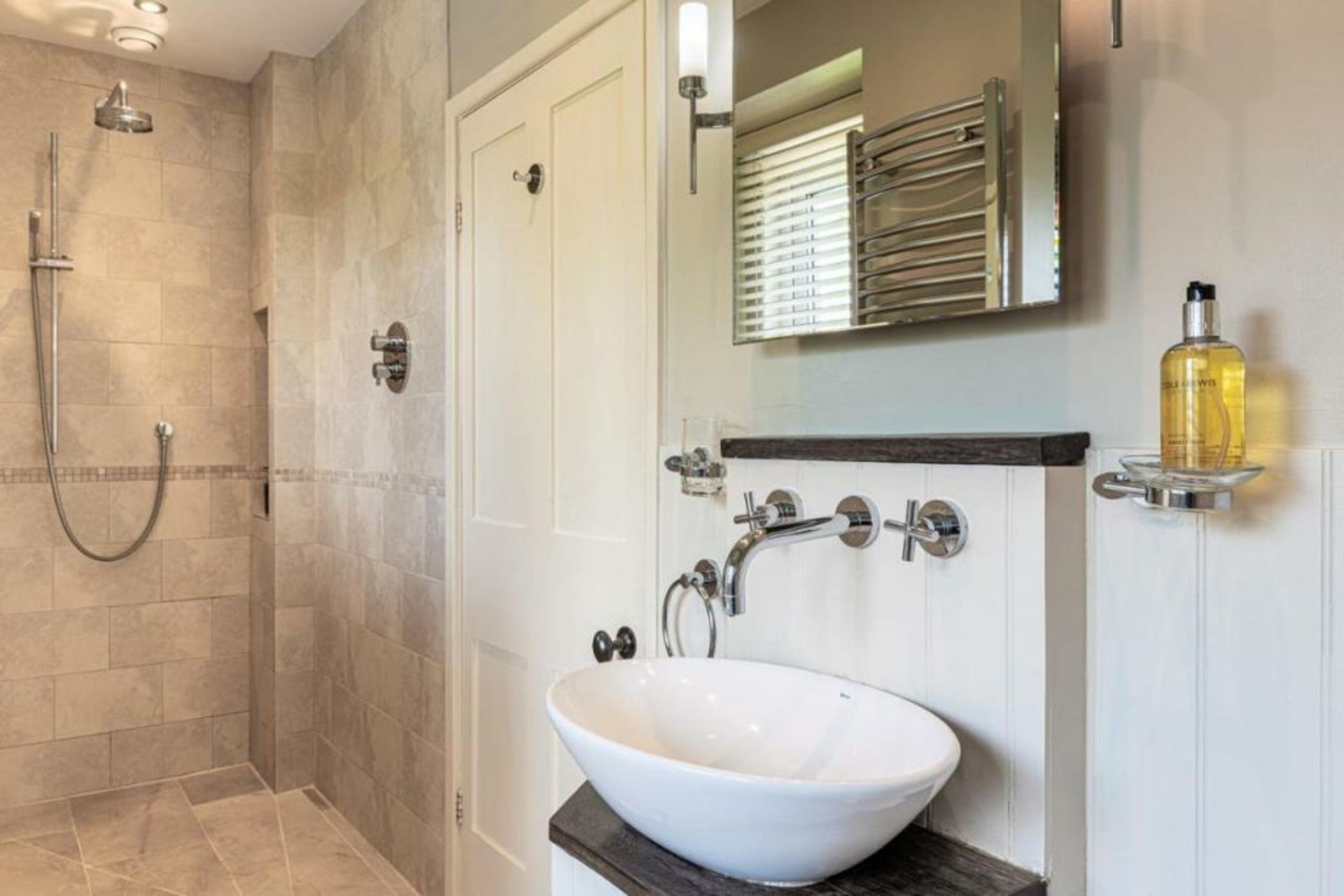 Lorne House Bed & Breakfast