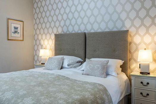 Lorne House Bed & Breakfast
