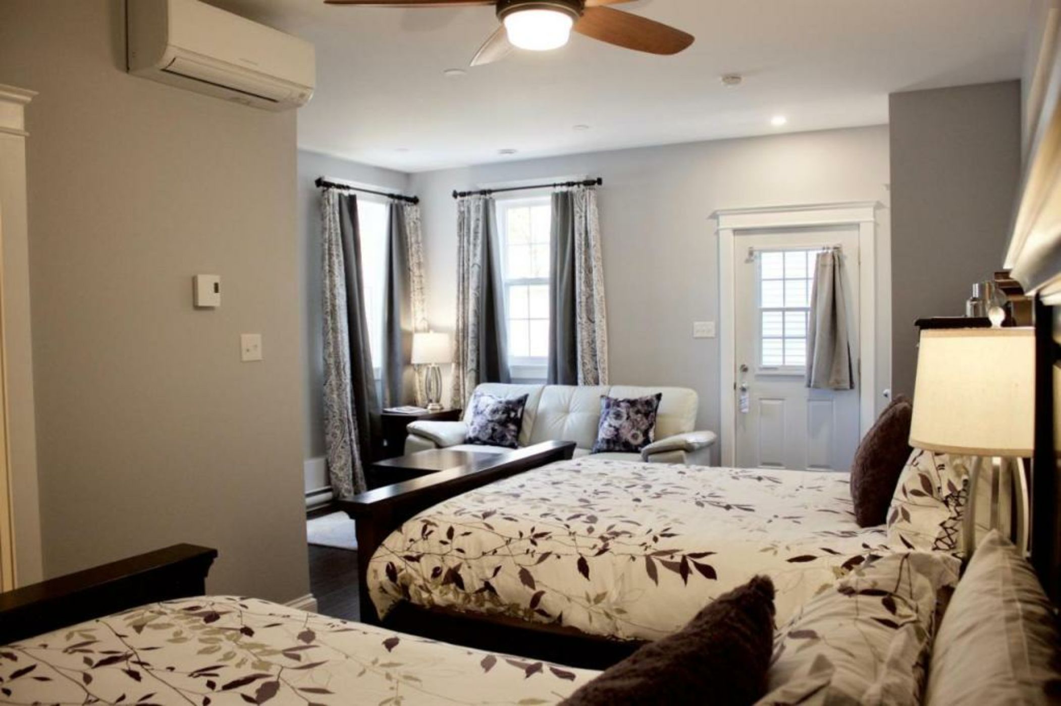 Tattingstone Inn