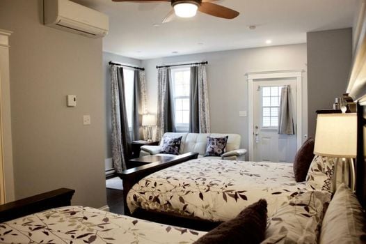 Tattingstone Inn