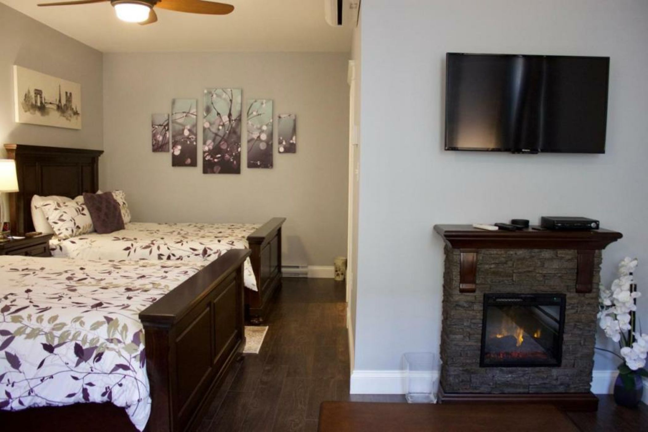 Tattingstone Inn