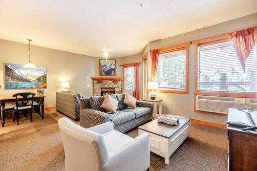 Lizard Creek Lodge