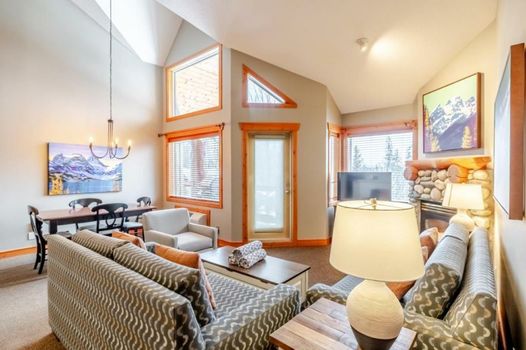 Lizard Creek Lodge