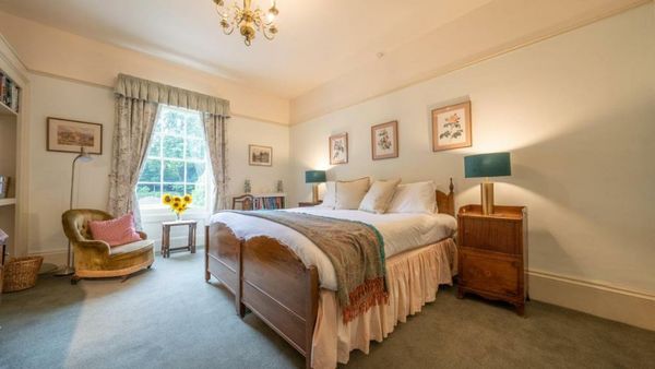 Pantybeiliau House Bed & Breakfast