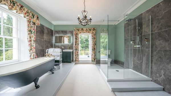 Pantybeiliau House Bed & Breakfast
