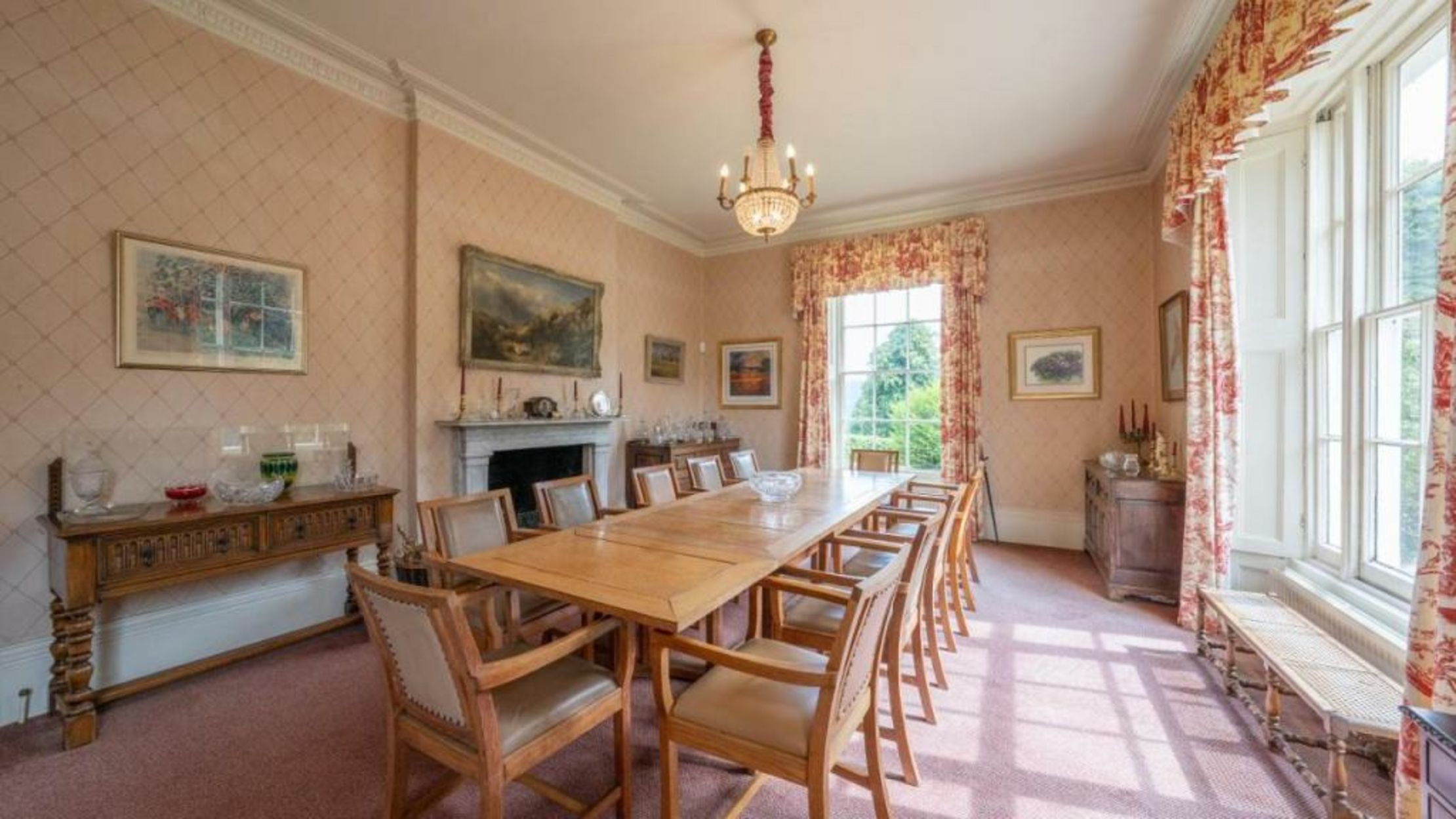 Pantybeiliau House Bed & Breakfast